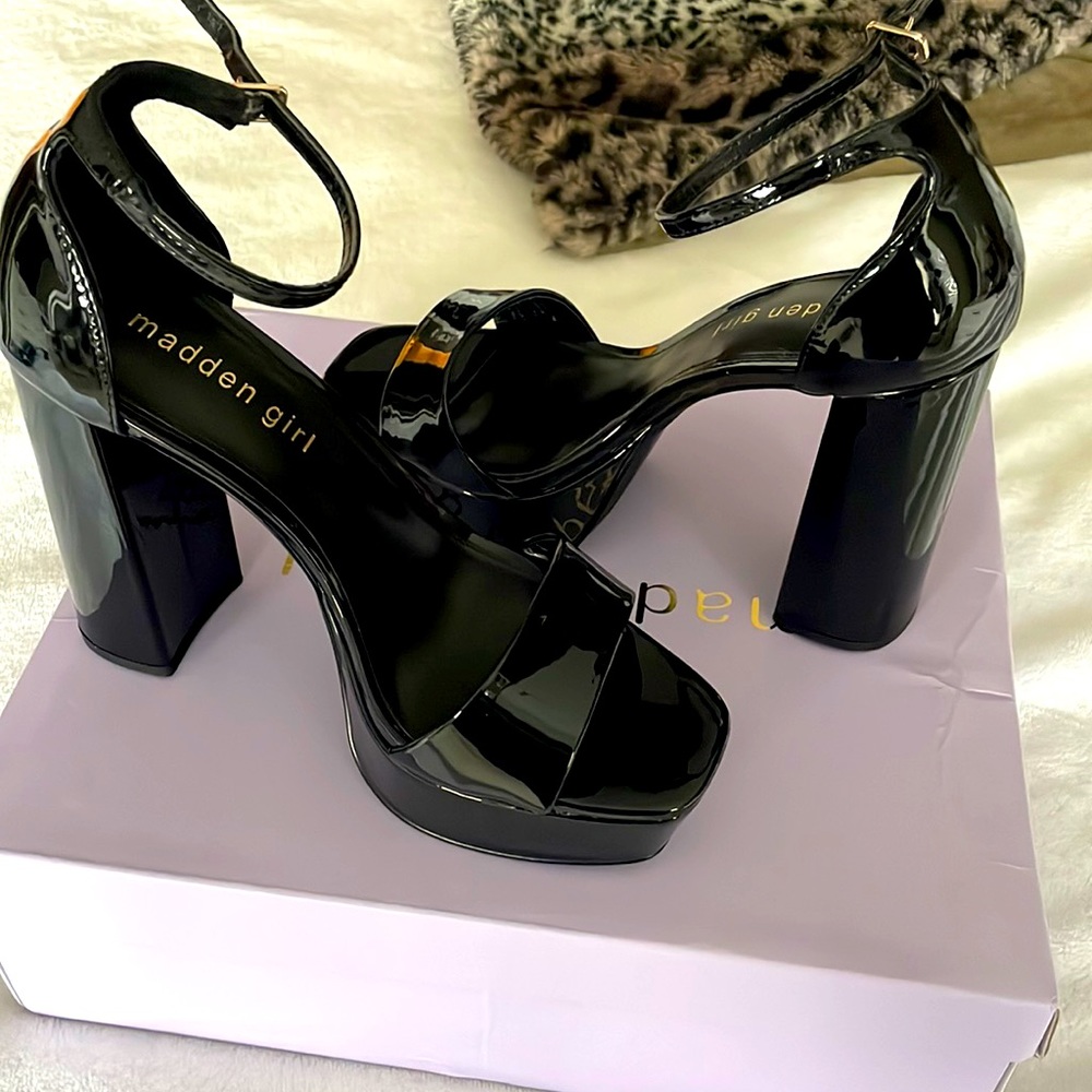 PLATFORM HEELS ( MADDEN GIRL)